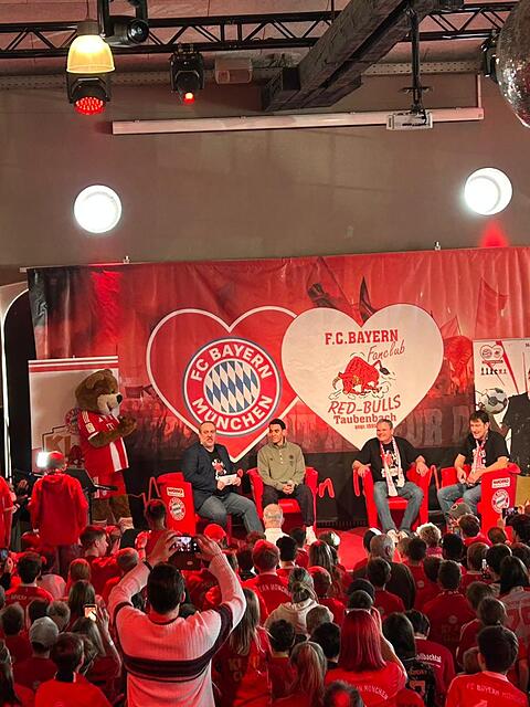 Jamal Musiala beim Fanklub-Besuch in Simbach.