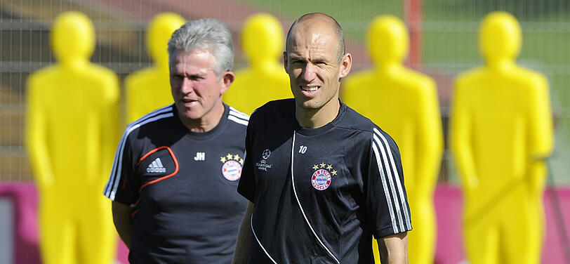 Spannung vor der ersten Champions-League-Prüfung gegen Valencia: Der FC Bayern hat am Dienstagabend nochmal traininert. Hier gibt's die Bilder von der Säbener