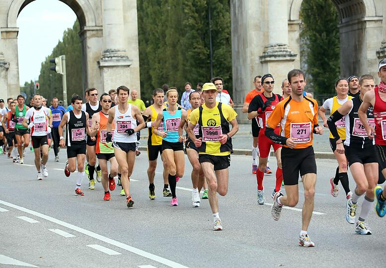 Vor zwei Wochen wetzten die Läufer beim München-Marathon noch in kurzen Hosen durch München...