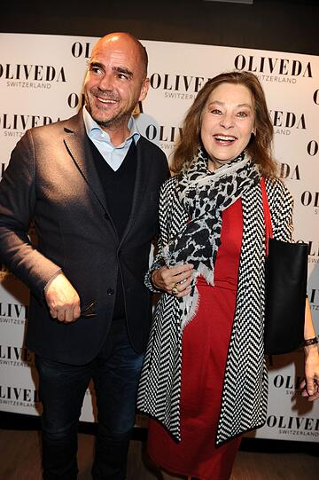 Thomas Lommel (Besitzer Oliveda) und Sabina Nagel beim mediterranen Abend der Schweizer Naturkosmetikmarke OLIVEDA im Bayerischen Hof.
