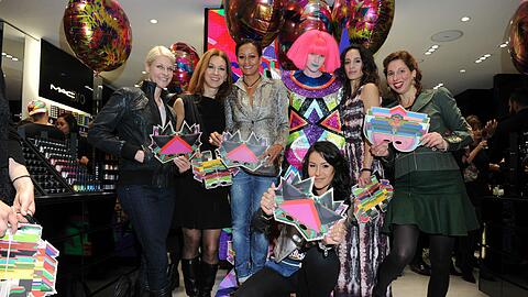 Natascha Grün, Gabriele Medingdörfer, Andrea Kempter, Stephanie Stumph und Lola Paltinger bei der "MAC"-Store-Eröffnung
