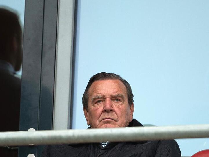 Gerhard Schröder hört als Aufsichtsratsvorsitzender von Hannover 96 auf.