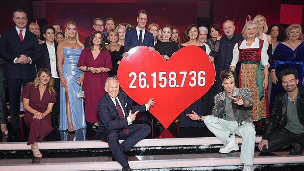 Mit "Ein Herz für Kinder" sicherte sich das ZDF für den Samstagabend die höchste Einschaltquote in der Primetime. Mit "Ein Herz für Kinder" sicherte sich das ZDF für den Samstagabend die höchste Einschaltquote in der Primetime.