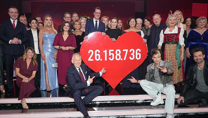 Mit "Ein Herz für Kinder" sicherte sich das ZDF für den Samstagabend die höchste Einschaltquote in der Primetime. Mit "Ein Herz für Kinder" sicherte sich das ZDF für den Samstagabend die höchste Einschaltquote in der Primetime.