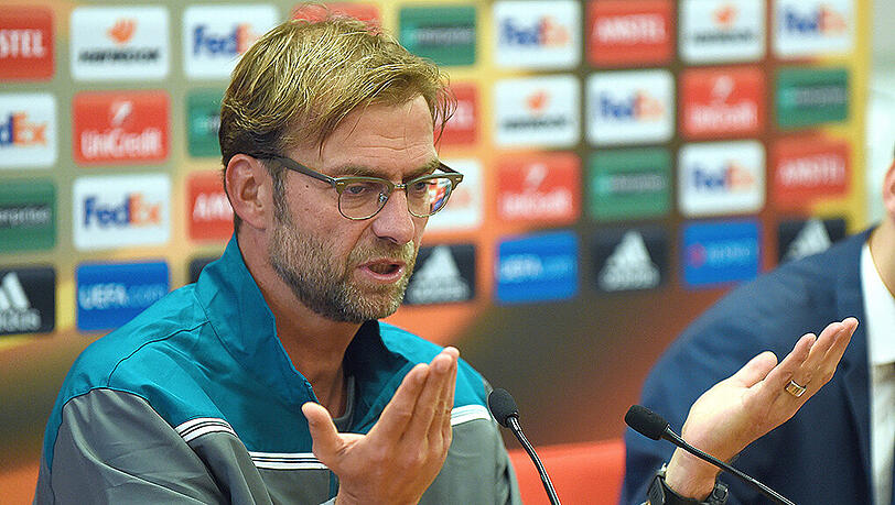 So kennt man ihn: Ex-BVB-Coach Jürgen Klopp während der PK des FC Liverpool. So kennt man ihn: Ex-BVB-Coach Jürgen Klopp während der PK des FC Liverpool.