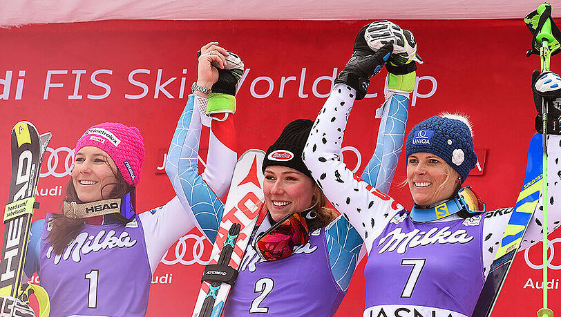 Mikaela Shiffrin (m) gewann vor der Schweizerin Wendy Holdener (l) und der Slowakin Veronika Velez Zuzulova. Mikaela Shiffrin (m) gewann vor der Schweizerin Wendy Holdener (l) und der Slowakin Veronika Velez Zuzulova.