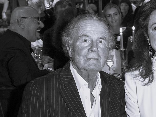 "Enten-Baron" Eckart Freiherr von Luttitz verstarb im Alter von 78 Jahren. "Enten-Baron" Eckart Freiherr von Luttitz verstarb im Alter von 78 Jahren.