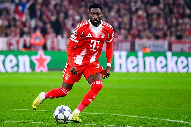 Wieder auf dem Platz in Aktion: Alphonso Davies. Die lange Pause hat man ihm leider angemerkt. (Archivbild) Wieder auf dem Platz in Aktion: Alphonso Davies. Die lange Pause hat man ihm leider angemerkt. (Archivbild)