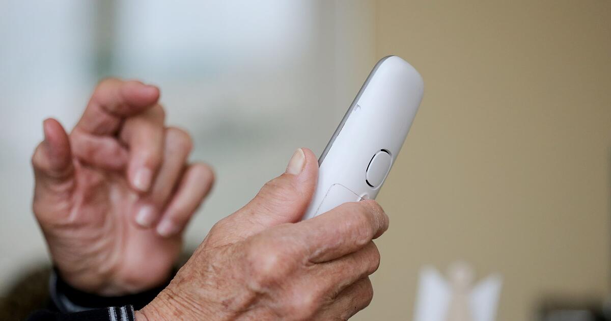 Seniorin-mit-Gespr-chsbedarf-setzt-mehr-als-300-Notrufe-ab