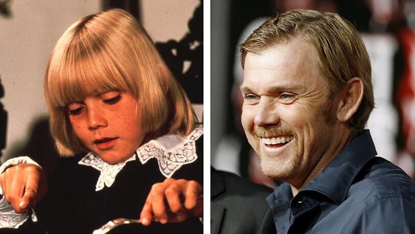 Ricky Schroder im Jahre 1980 in seiner Rolle als Ceddie Erroll im Film "Der kleine Lord" und als Gast einer Filmpremiere. Ricky Schroder im Jahre 1980 in seiner Rolle als Ceddie Erroll im Film "Der kleine Lord" und als Gast einer Filmpremiere.