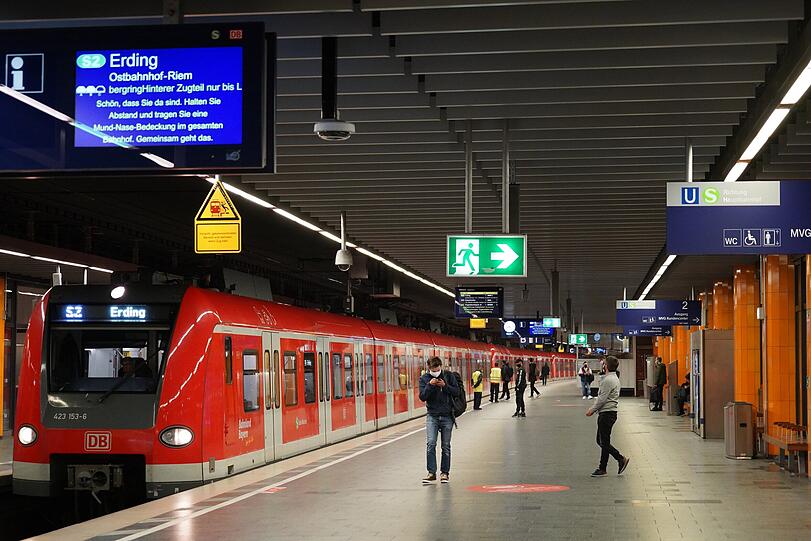 Der Bahnsteig am S-Bahnhof Marienplatz gegen 8.30 Uhr.