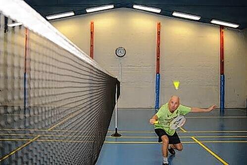 Mit viel Gefühl übers Netz: Badminton beim Sports4you in der Drygalski Allee.