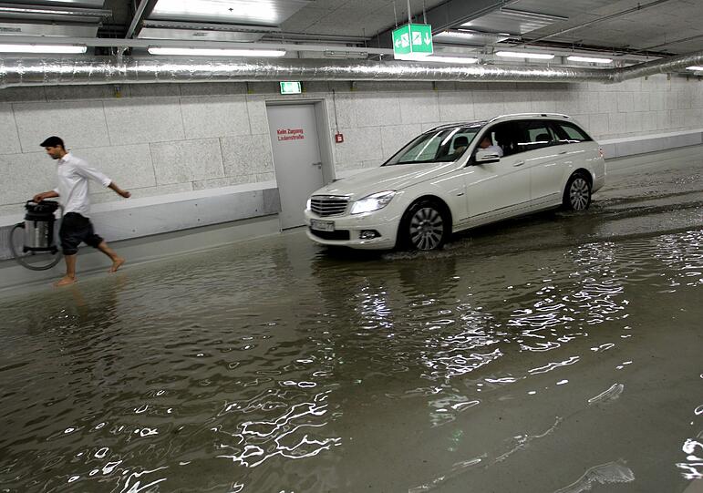 München säuft ab: Die spektakulären Bilder von den Überschwemmungen und vom Hochwasser