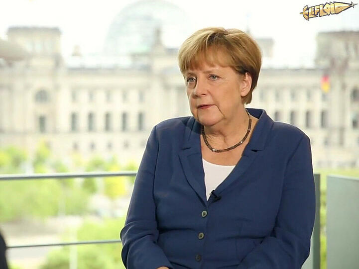 Kanzlerin Angela Merkel im Interview mit Florian Mundt alias LeFloid