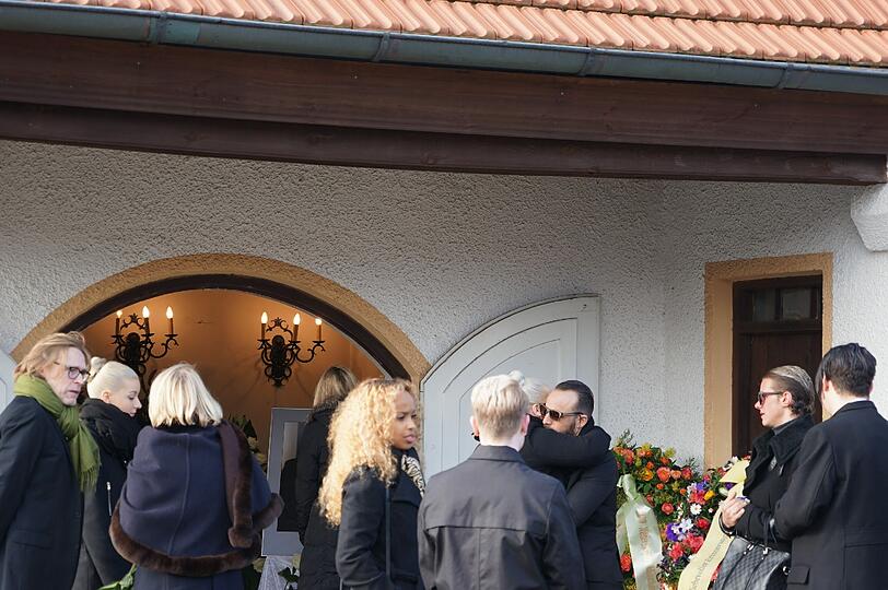 ... Bilder zur Beerdigung von Wolfgang Lippert...