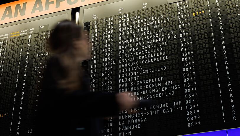 Am Frankfurter Flughafen sind hunderte Fl&uuml;ge annulliert.