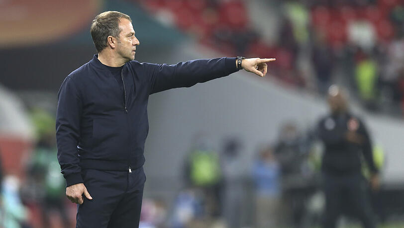 Halbfinale gegen Al Ahly Kairo: Bayern-Trainer Hansi Flick gibt Anweisungen.