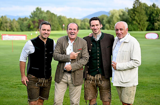 Neben Felix Neureuther auf dem Golfplatz: Alexander Lübenoff (li.), Wolfram Kons (2.v.li.) und Robert Lübenoff (re.) waren auch dabei. Neben Felix Neureuther auf dem Golfplatz: Alexander Lübenoff (li.), Wolfram Kons (2.v.li.) und Robert Lübenoff (re.) waren auch dabei.