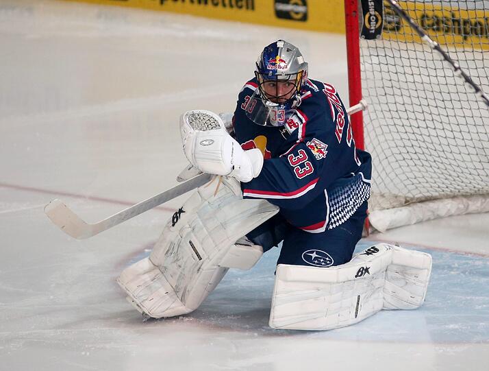 Mika Noronen, der Keeper des EHC Red Bull München.