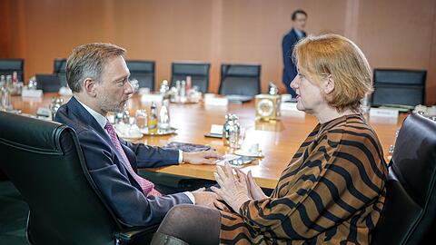 Christian Lindner (FDP) und Lisa Paus (Bündnis 90/Die Grünen) in einer Sitzung des Bundeskabinetts im Bundeskanzleramt.