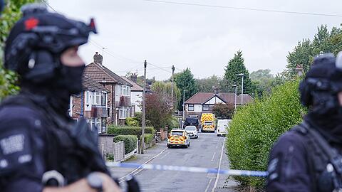 Der Hintergrund für die Tat ist weiter ungeklärt.