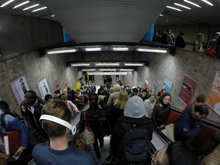 Das ändert sich gegen 7 Uhr. Dann wird es am Sendlinger Tor eng.