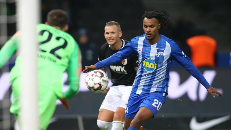 Valentino Lazaro von Hertha BSC legt den Ball zum 2:1 vor. Foto: Andreas Gora Valentino Lazaro von Hertha BSC legt den Ball zum 2:1 vor. Foto: Andreas Gora