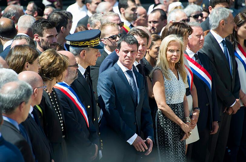 Wurde bei der Schweigeminute für die Opfer des Anschlags von Nizza ausgebuht: Frankreichs Regierungschef Manuel Valls. Foto: Christophe Petit Tesson
