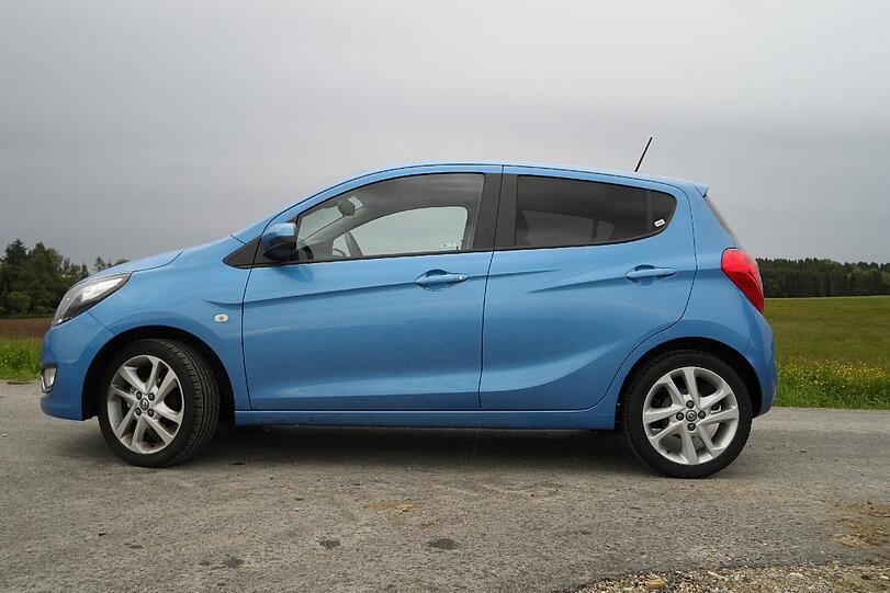 Der Opel Karl wird grundsätzlich fünftürig ausgeliefert, das ist im Alltag auch praktischer als drei Türen.
