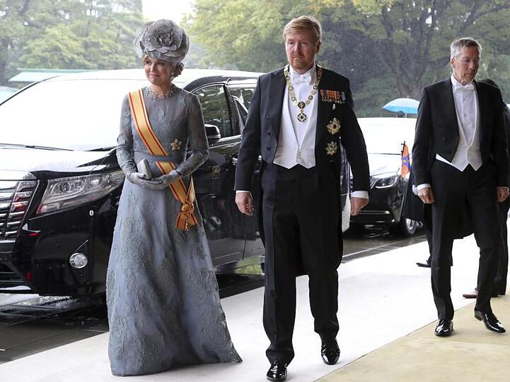 Die royalen Gäste aus den Niederlanden: König Willem-Alexander und Königin Máxima auf dem Weg zur Zeremonie der Thronbesteigung.