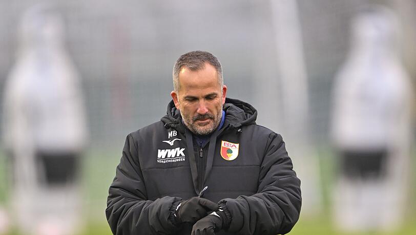 Es wird Zeit für den FC Augsburg um Interimstrainer Manuel Baum, in die Spur zu kommen.