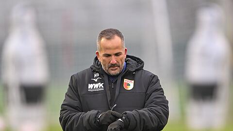 Es wird Zeit für den FC Augsburg um Interimstrainer Manuel Baum, in die Spur zu kommen.