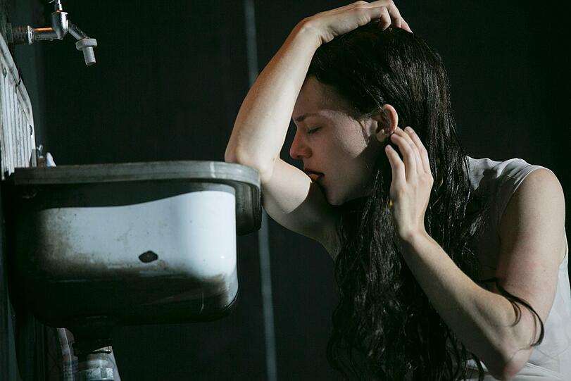 Valeria Pachner in "Glaube Liebe Hoffnung" im Residenztheater.