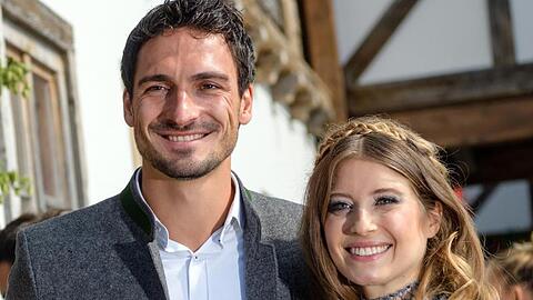 Fußballspieler Mats Hummels hat seine Frau Cathy mit Heimwerker-Qualitäten überrascht.
