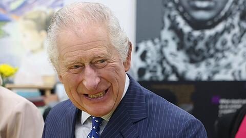 König Charles sucht neue Angestellte.
