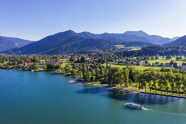 Bad Wiessee am Tegernsee - im Hinterland befindet sich die Saur&uuml;sselalm.