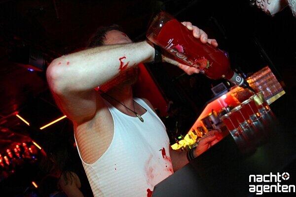 Halloween OP Kölsch im neuraum. Mehr Bilder unter: www.nachtagenten.de.