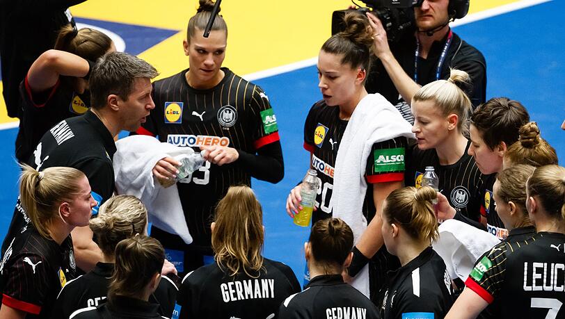 Die deutschen Handballerinnen wollen sich für die Olympischen Spiele in Paris qualifizieren.