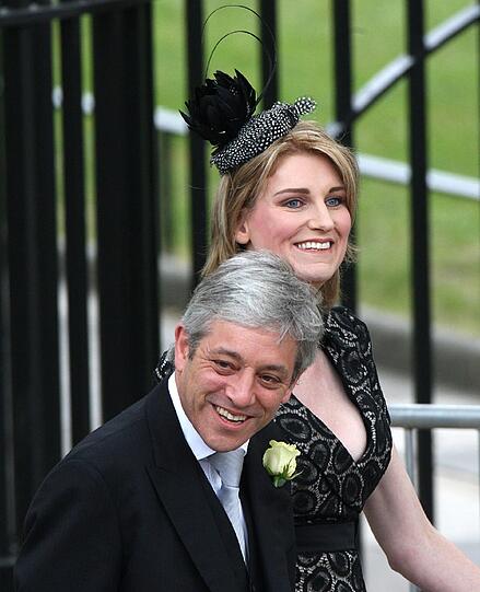 Die ersten Gäste kommen an der Westminster Abbey an: Parlamentssprecher John Bercow mit seiner Frau Sally.
