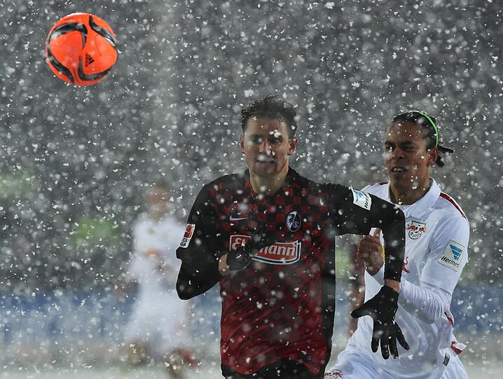 Die halbe Mannschaft ist nach dem 1:2 in Freiburg wegen einer Grippe angeschlagen, Yussuf Poulsen fehlt RB Leipzig gegen die Löwen gelbgesperrt.