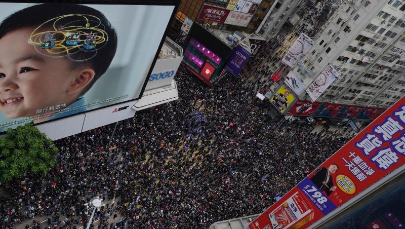Zehntausende Menschen haben am Neujahrstag in Hongkong erneut gegen die Regierung demonstriert. Zehntausende Menschen haben am Neujahrstag in Hongkong erneut gegen die Regierung demonstriert.