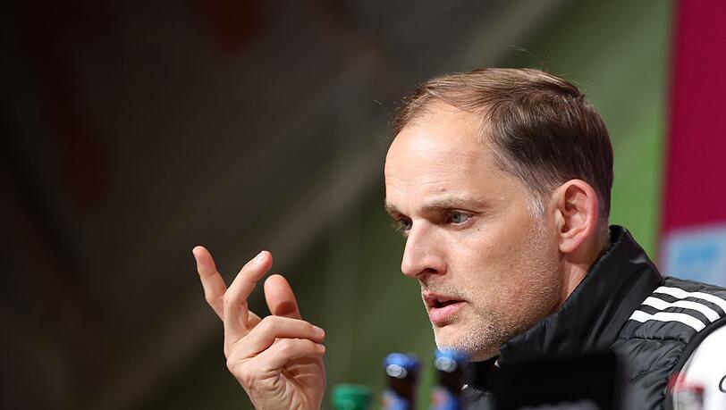 Münchens Trainer Thomas Tuchel spricht in der Pressekonferenz nach dem Sieg über Hoffenheim.