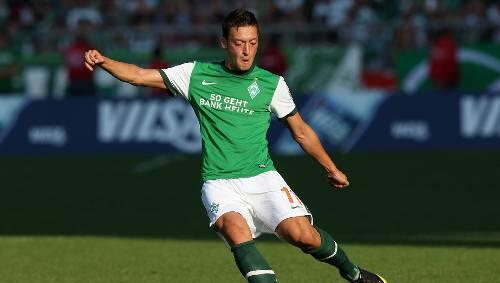 Bald im Bayern-Trikot? Werder-Spielmacher Mesut Özil. Bald im Bayern-Trikot? Werder-Spielmacher Mesut Özil.