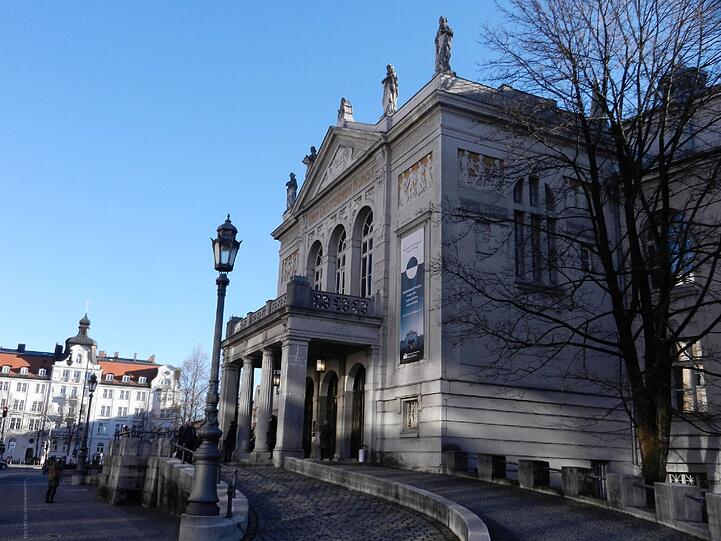 Erhebt sich stolz in Bogenhausen: Das Prinzregententheater.