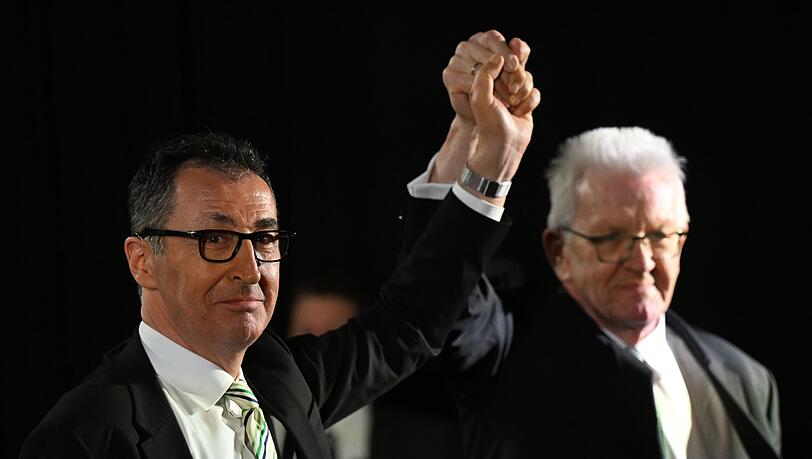 Grünen-Spitzenkandidat Cem Özdemir will in die Fußstapfen von Ministerpräsident Winfried Kretschmann (Grüne) treten. Grünen-Spitzenkandidat Cem Özdemir will in die Fußstapfen von Ministerpräsident Winfried Kretschmann (Grüne) treten.