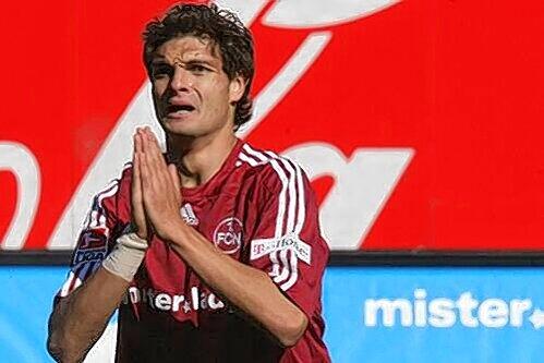 Selbst Beten half ihm beim Club nicht: Harry Charisteas vor dem Sprung nach Saloniki?