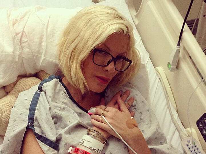 Tori Spelling im Krankenhaus