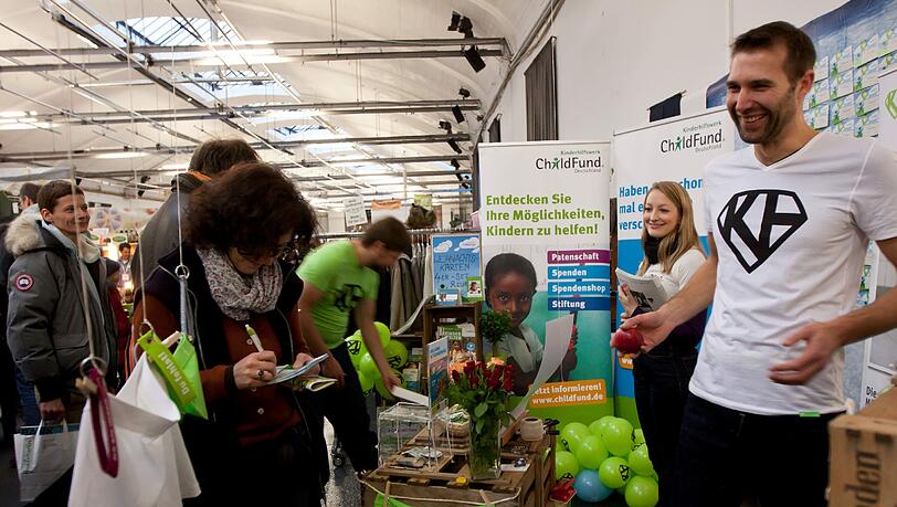 Grüne Mode, Bio-Produkte und veganes Live-Kochen: Beim "Heldenmarkt" dreht sich alles um Nachhaltigkeit (Archivbild). Grüne Mode, Bio-Produkte und veganes Live-Kochen: Beim "Heldenmarkt" dreht sich alles um Nachhaltigkeit (Archivbild).