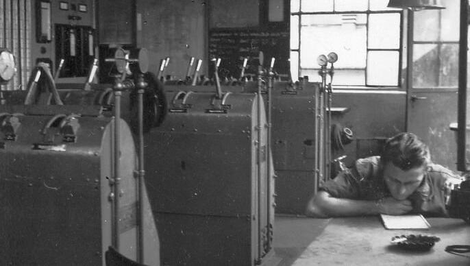 Im Steuerraum der Wassergasanlage. Im Steuerraum der Wassergasanlage.