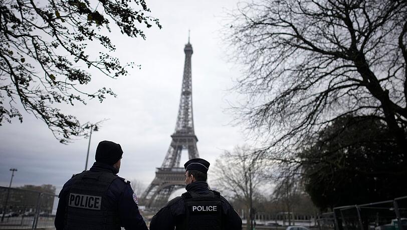 Terrorverfahren gegen Messerangreifer von Paris eingeleitet